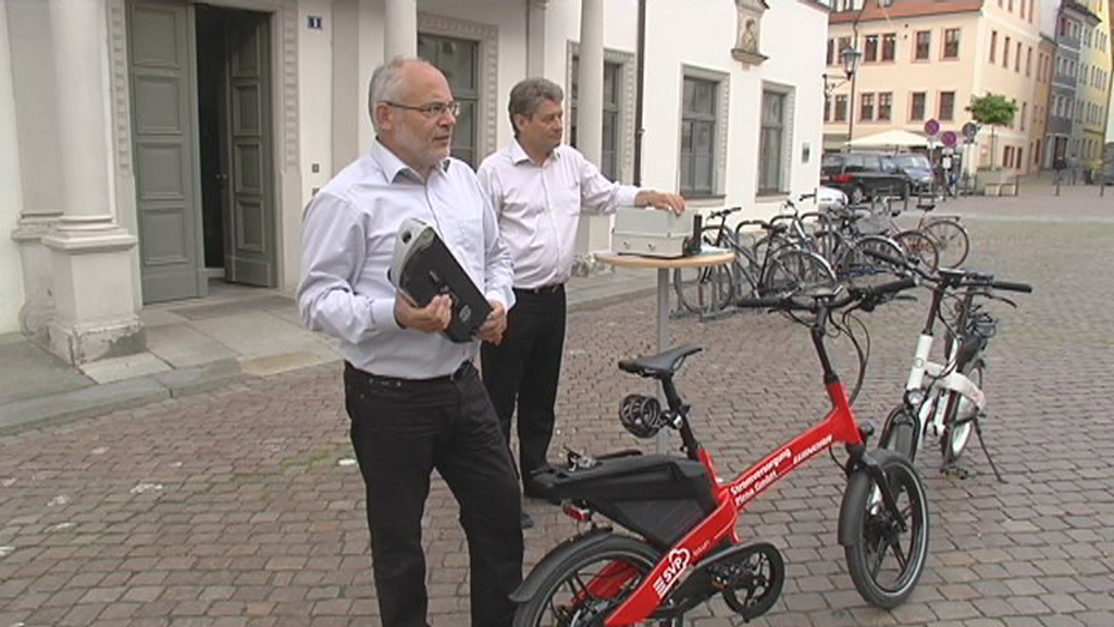 Elektroautos und EBikes auf dem Marktplatz testen PIRNATV