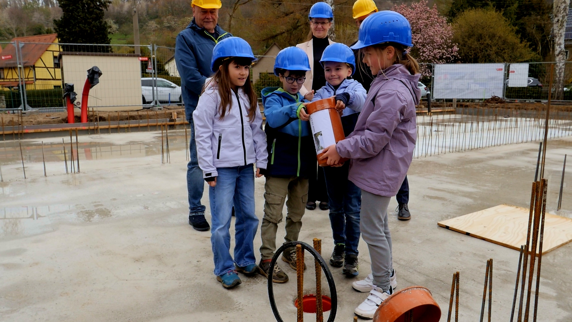 Grundsteinlegung für Neundorfs erste Turnhalle